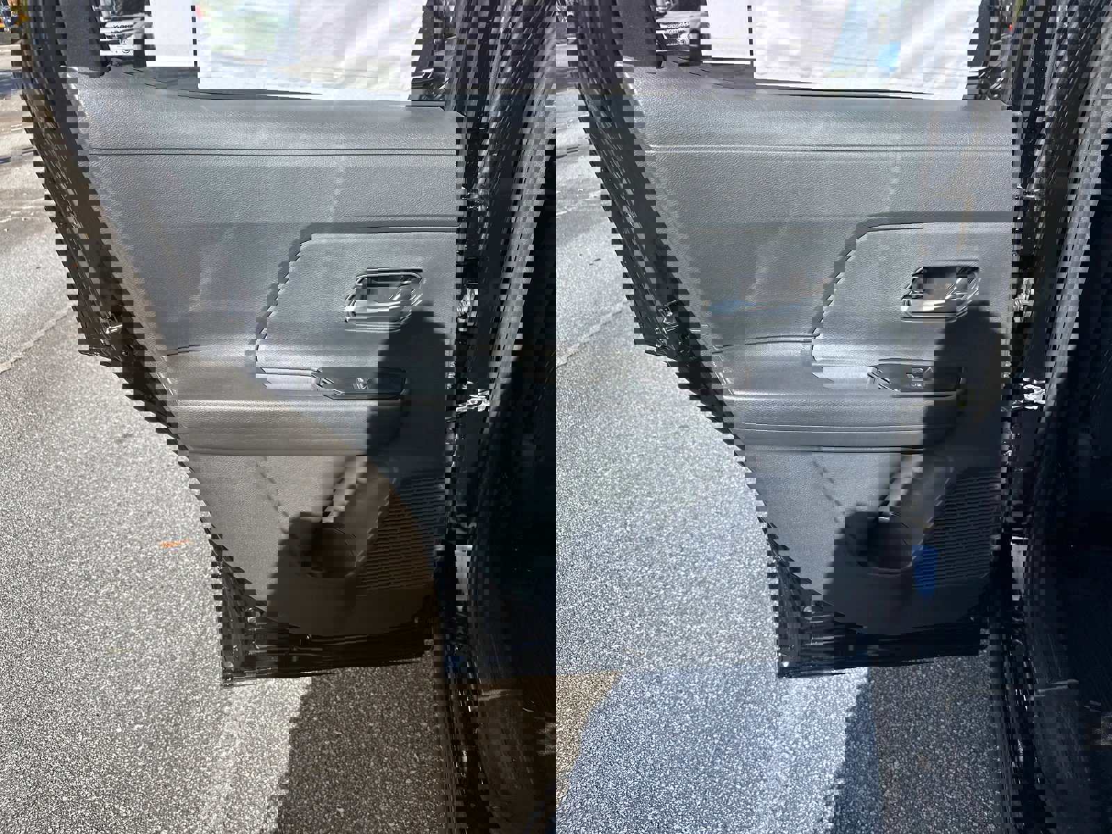 New 2026 Nissan Kicks SR image 21