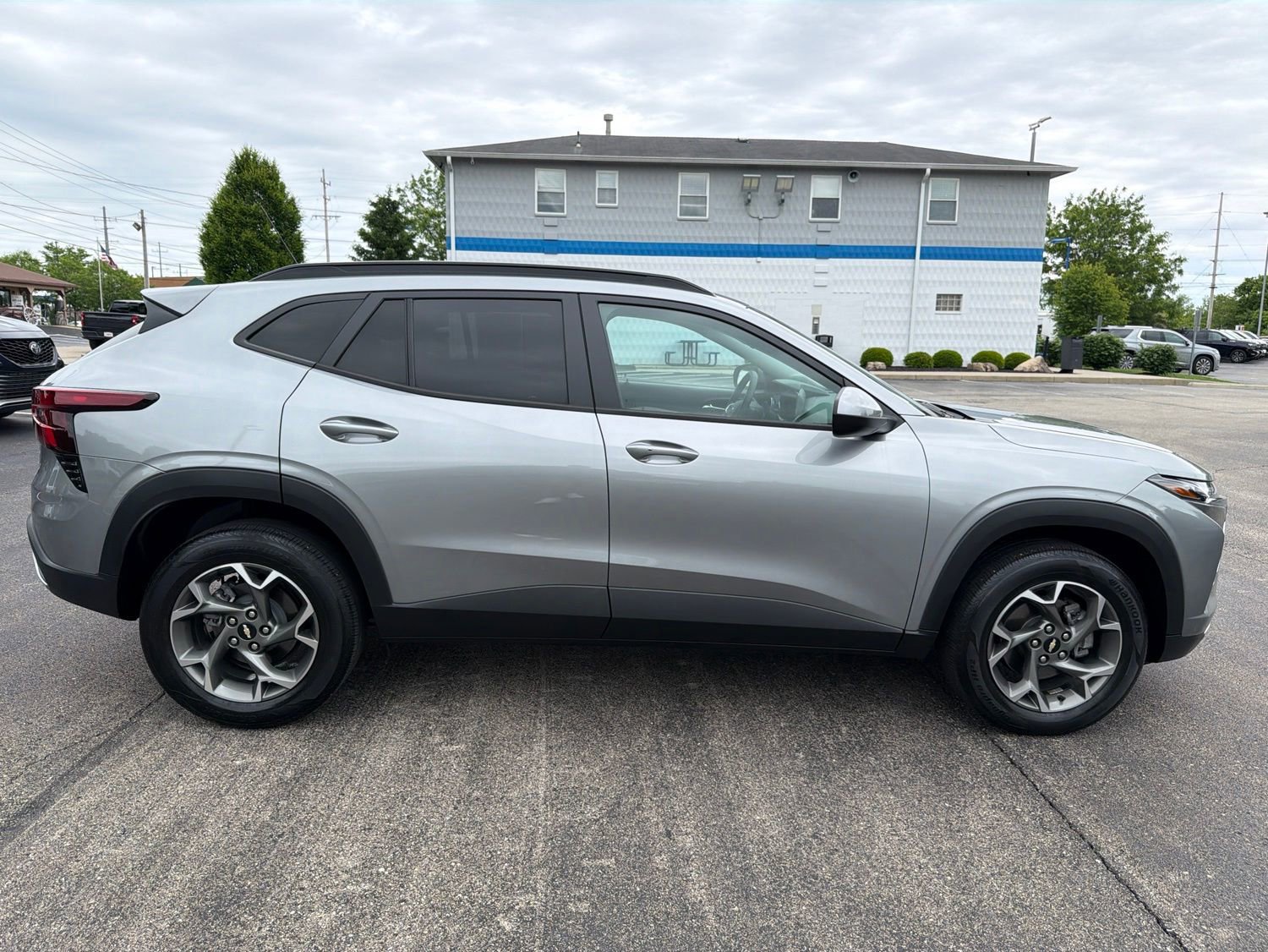 Used 2024 Chevrolet Trax LT w/ Driver Confidence Package FWD image 6