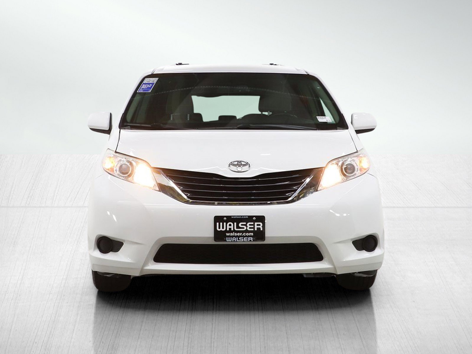 Used 2017 Toyota Sienna LE image 8