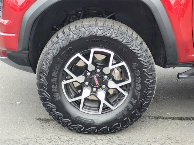 Used 2024 GMC Canyon AT4X image 10