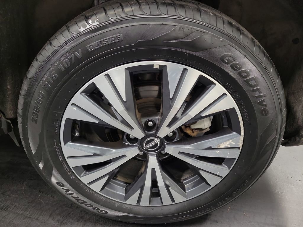 Used 2023 Nissan Rogue SV image 10