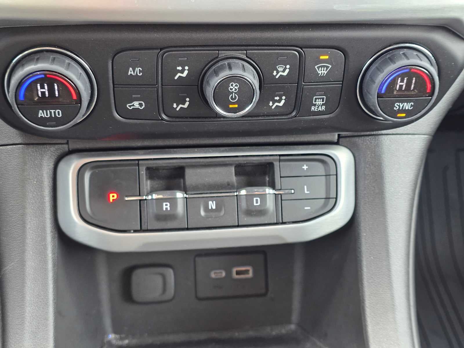 Used 2022 GMC Acadia SLE w/ Driver Convenience Package AWD/4WD image 29