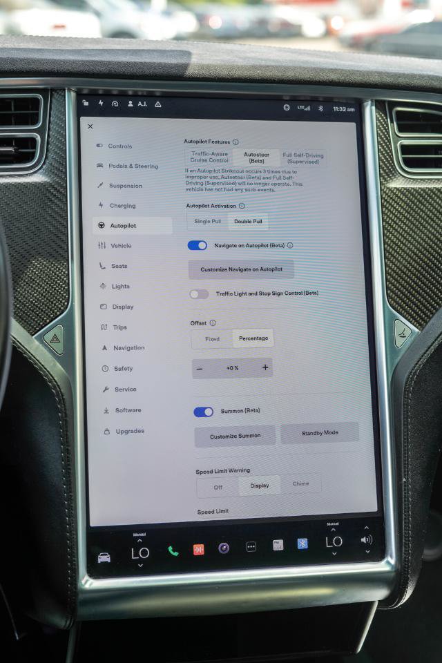 Used 2017 Tesla Model X 90D AWD/4WD image 13