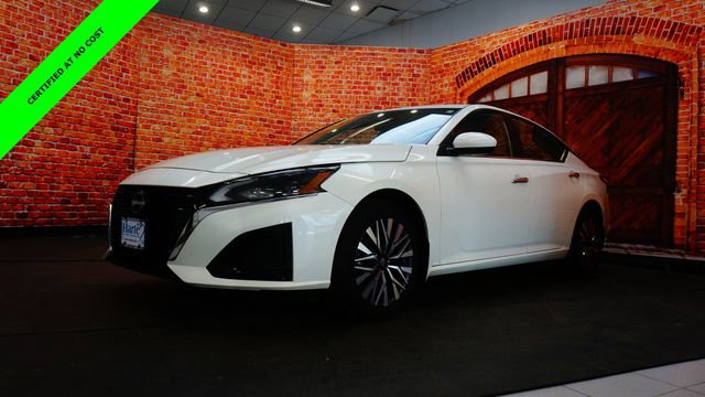 Certified 2023 Nissan Altima 2.5 SV w/ SV Premium Package image 3