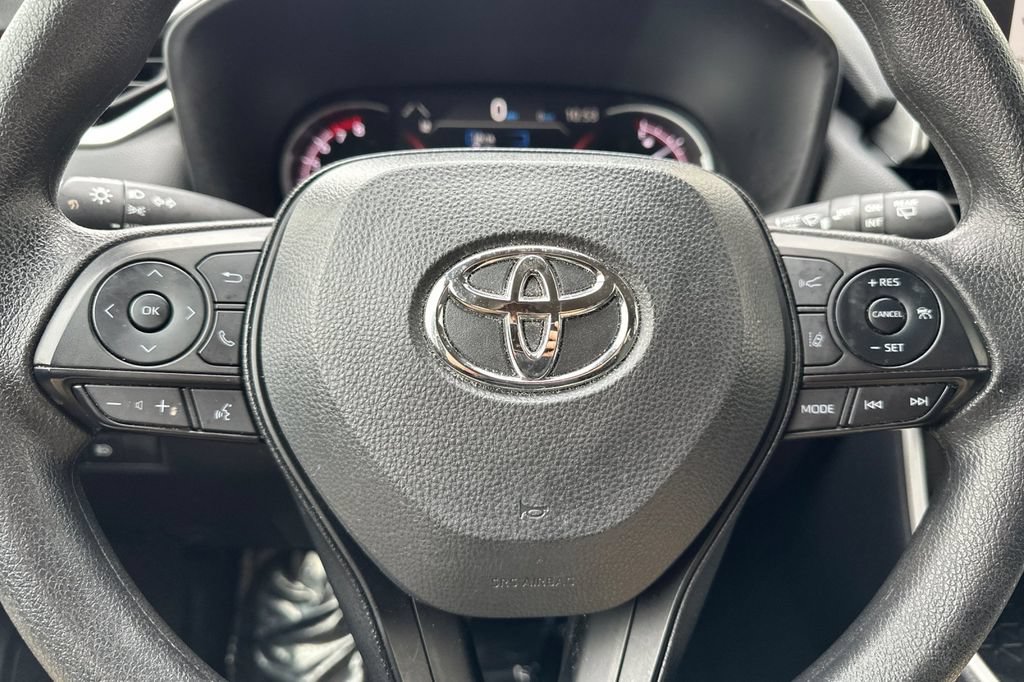 Used 2025 Toyota RAV4 XLE AWD/4WD image 26