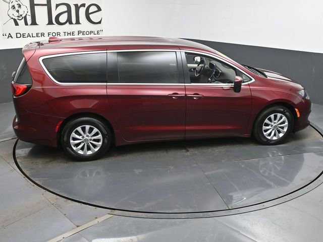 Used 2017 Chrysler Pacifica Touring w/ Tire & Wheel Group image 38