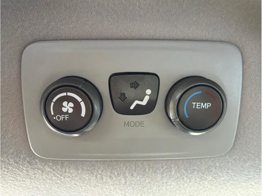 Used 2011 Toyota Sienna LE image 25