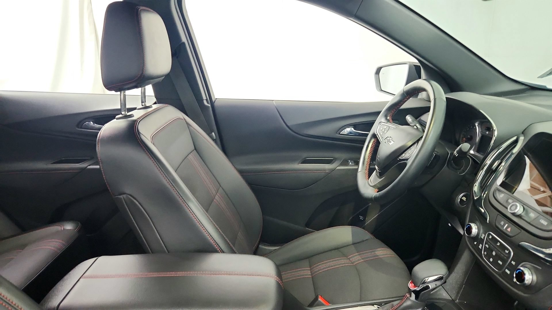 Used 2024 Chevrolet Equinox RS FWD image 29