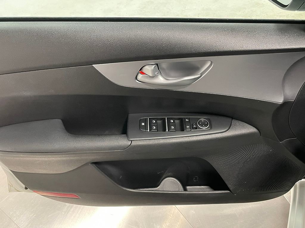 Used 2023 Kia Forte LXS image 19