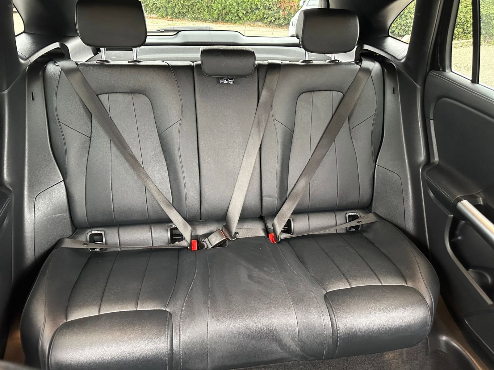 Used 2025 Mercedes-Benz GLA 250 4MATIC image 39