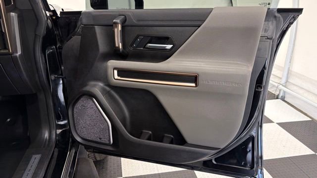 Used 2025 GMC Hummer EV 2X image 24