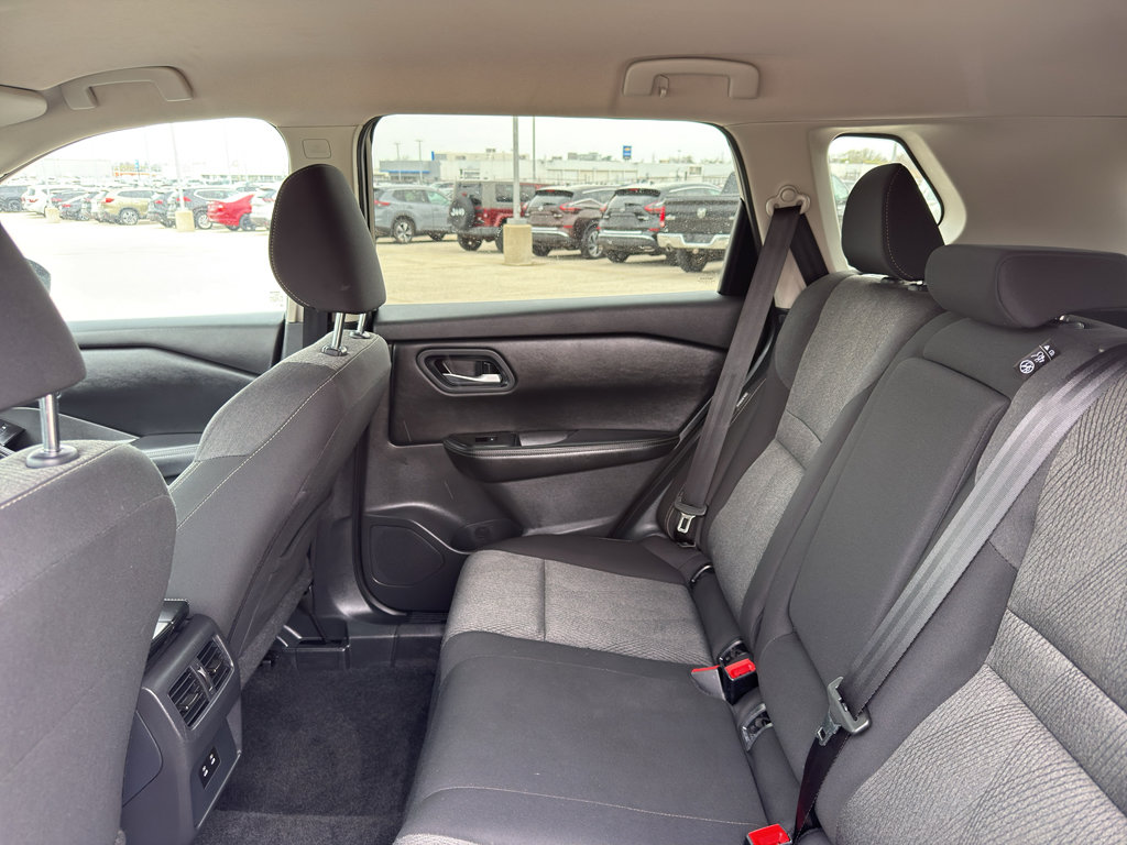 Certified 2025 Nissan Rogue SV AWD/4WD image 34