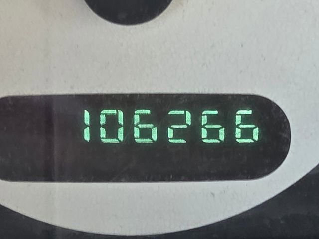 Used 2002 Chrysler Voyager image 6