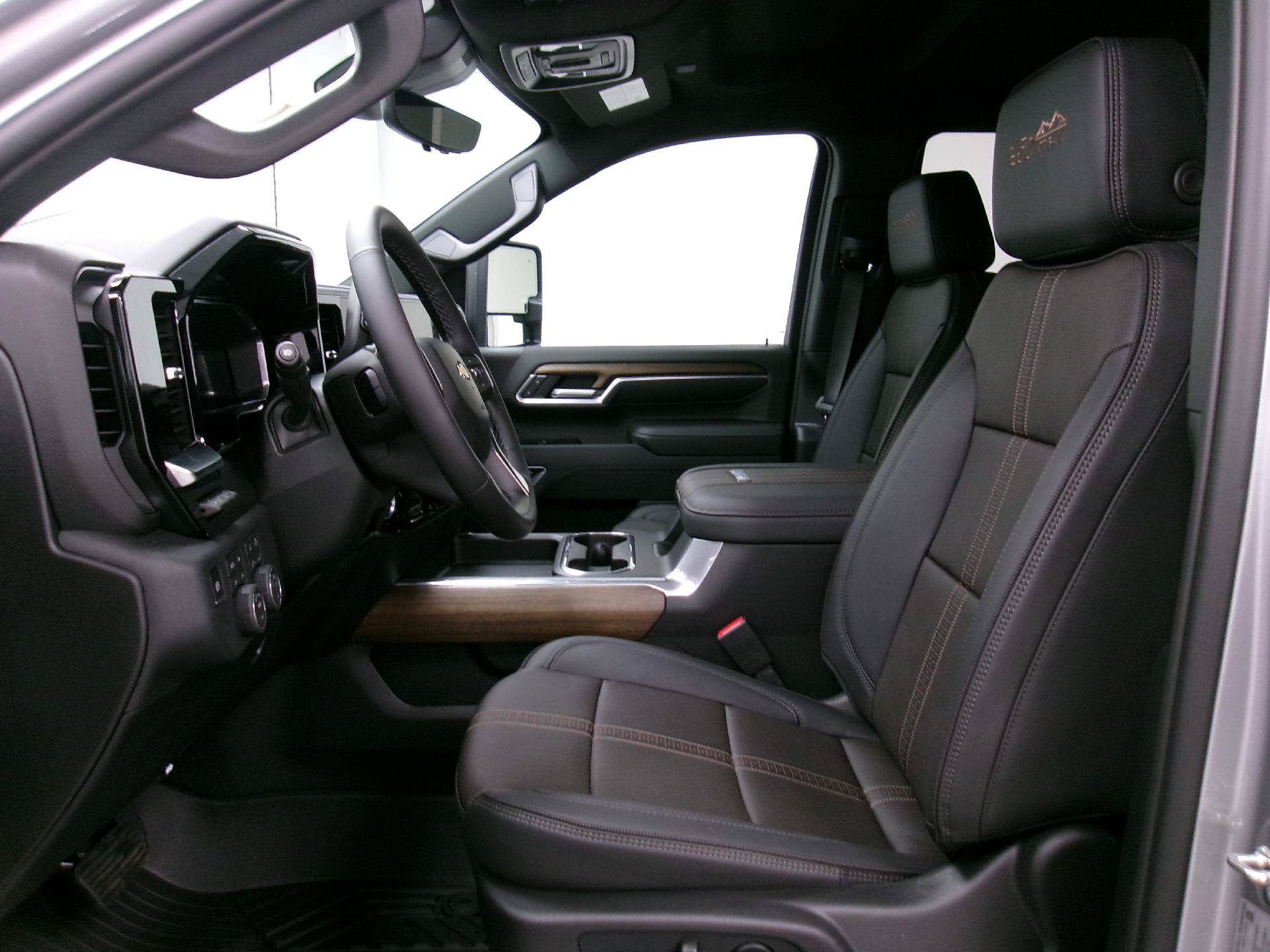 New 2026 Chevrolet Silverado 2500 High Country w/ Technology Package AWD/4WD image 8