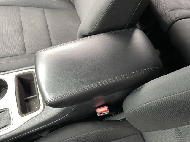 Used 2017 Jeep Grand Cherokee Laredo w/ Quick Order Package 23E image 10