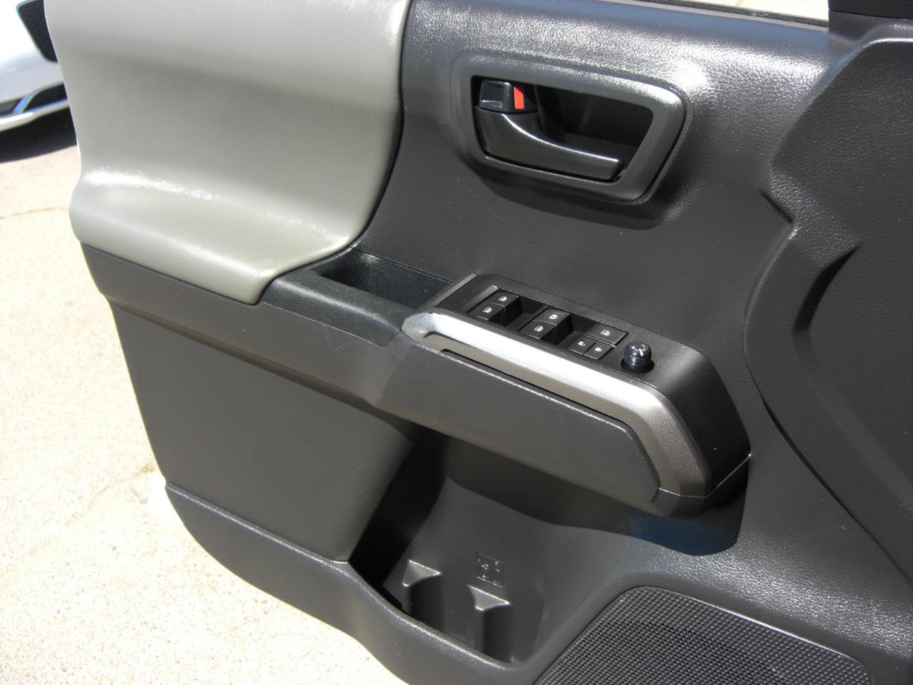 Used 2022 Toyota Tacoma SR5 image 22