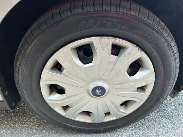 Used 2021 Ford Transit Connect XLT image 36