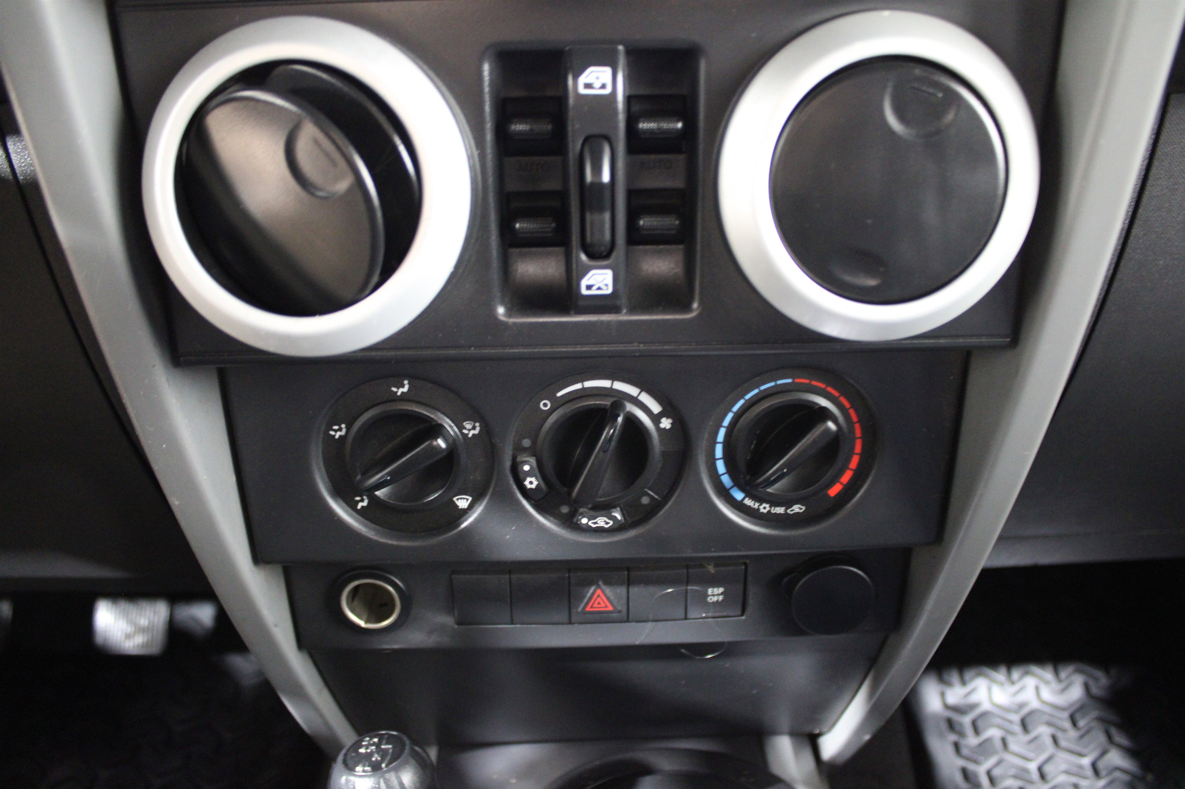 Used 2008 Jeep Wrangler Unlimited Sahara image 14