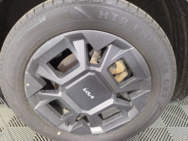Certified 2025 Kia Carnival EX FWD image 10