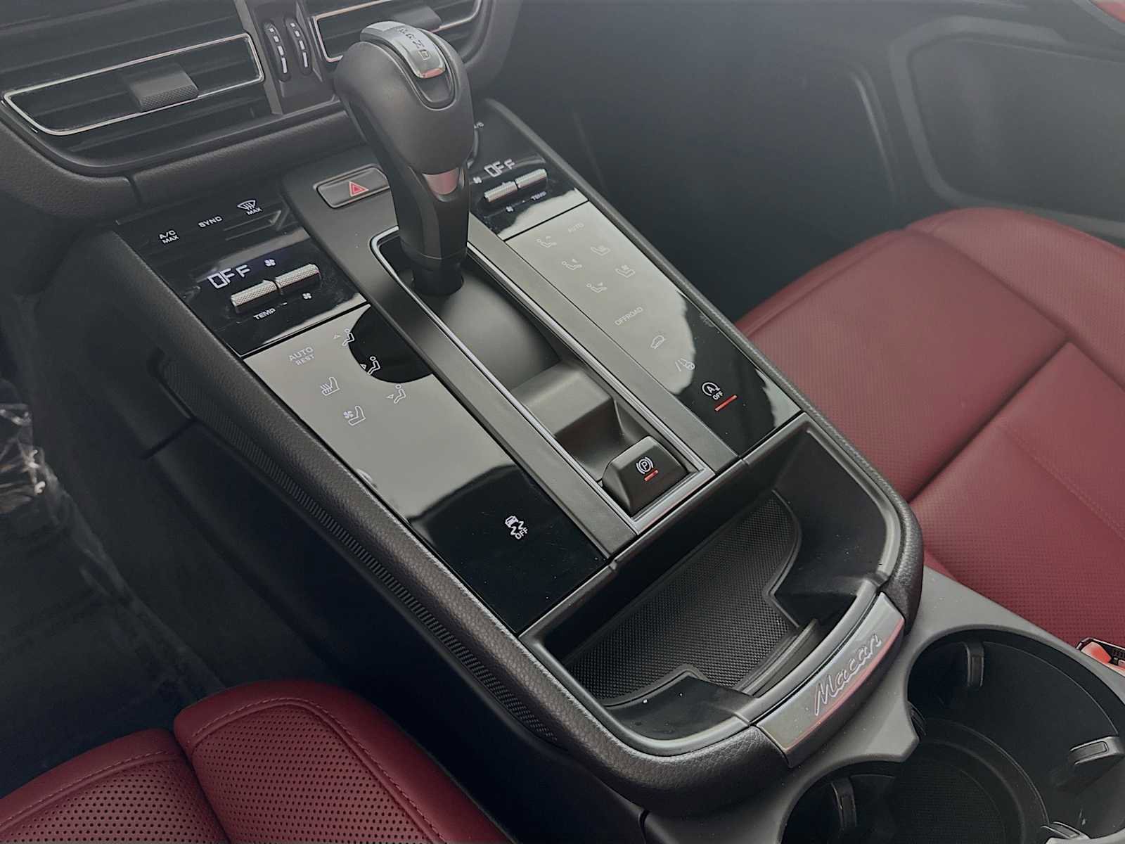 Certified 2025 Porsche Macan image 21