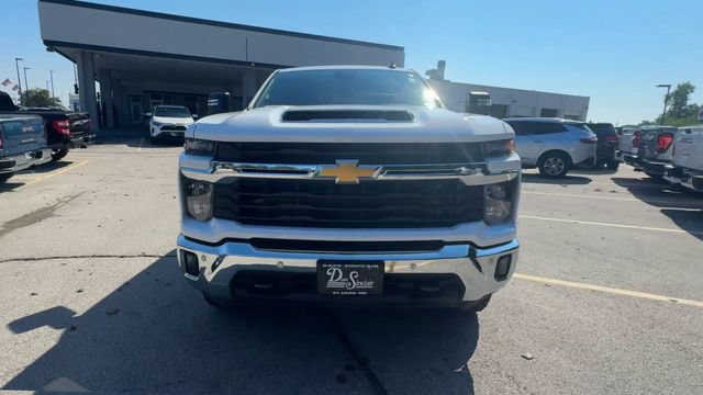 Used 2025 Chevrolet Silverado 2500 LT w/ Safety Package AWD/4WD image 3