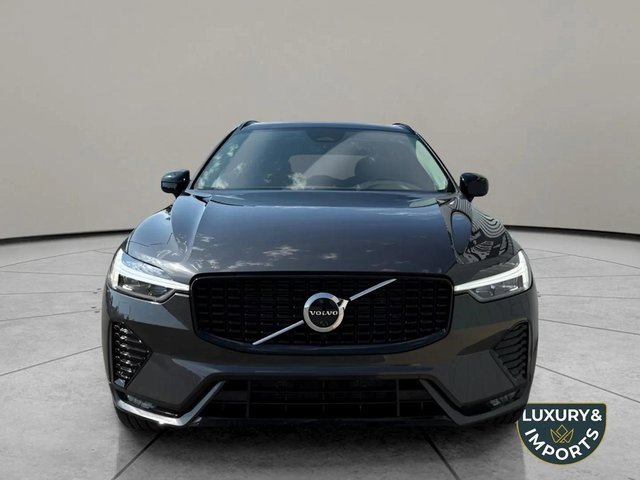 Used 2025 Volvo XC60 B5 Plus image 4