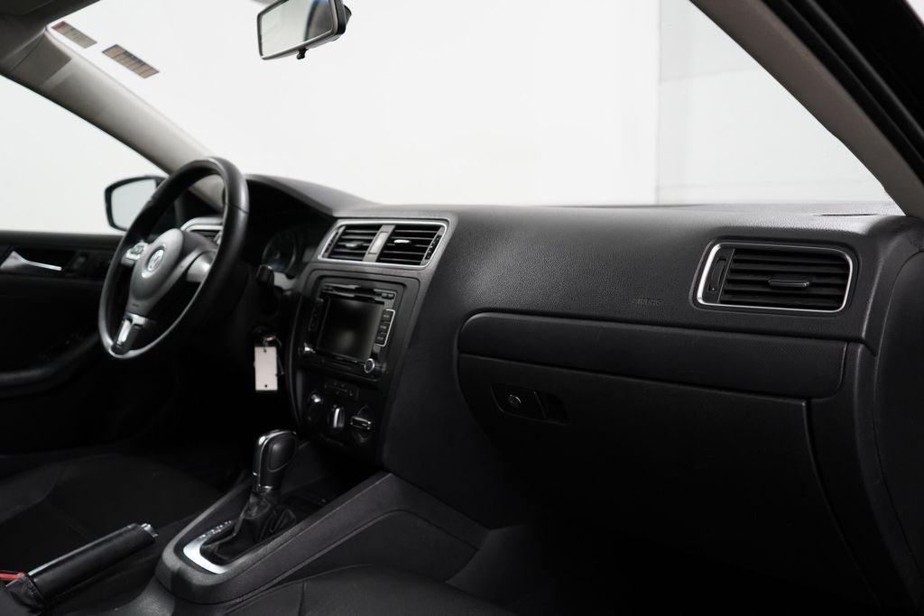 Used 2012 Volkswagen Jetta SE FWD image 23