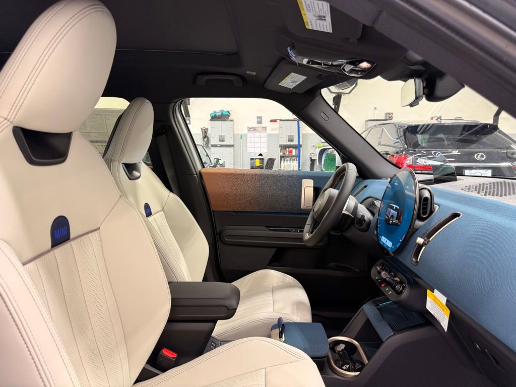 Certified 2025 MINI Cooper Countryman S w/ Comfort Package Max image 29