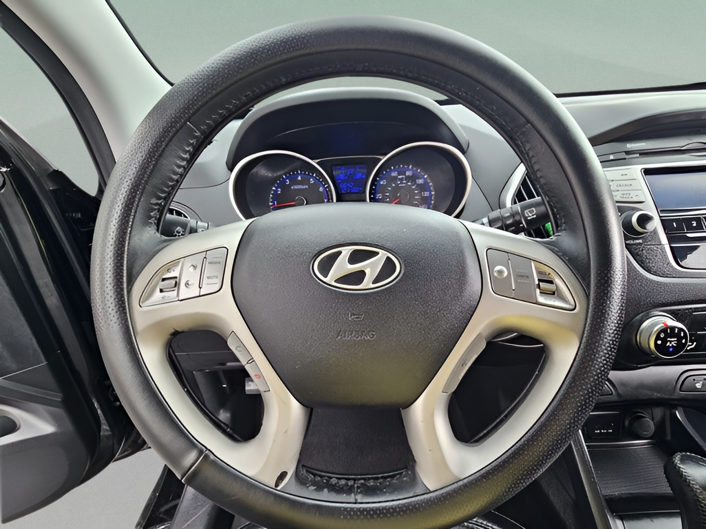 Used 2013 Hyundai Tucson GLS FWD image 19
