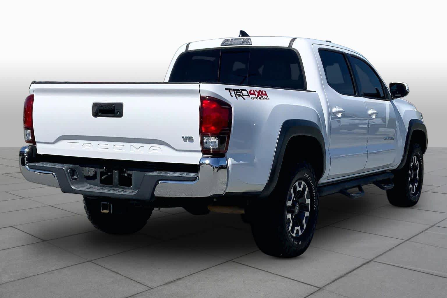 Used 2018 Toyota Tacoma TRD Off-Road image 13