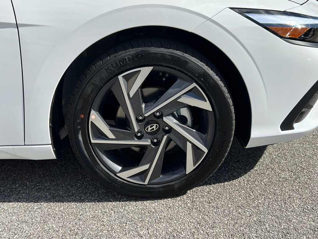 New 2025 Hyundai Elantra Sport image 12