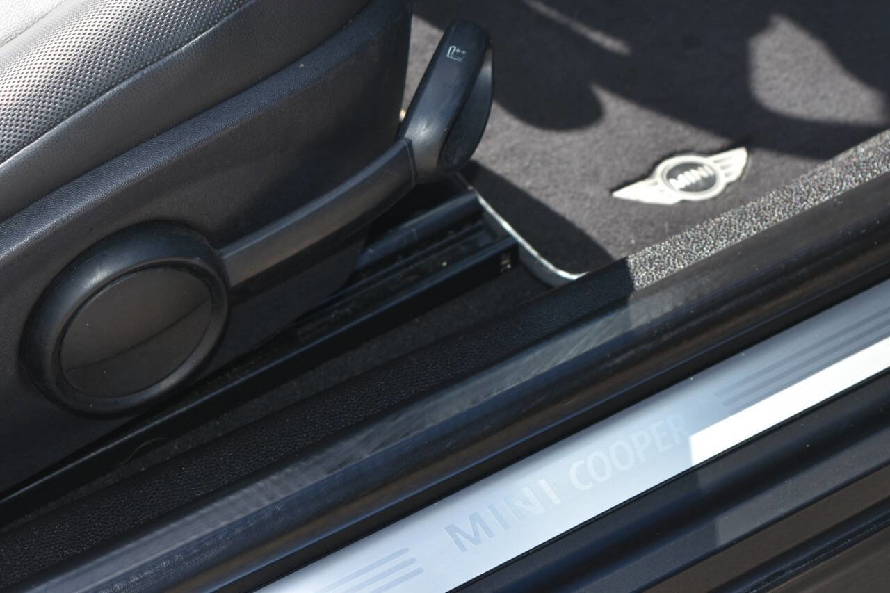 Used 2012 MINI Cooper Convertible image 36