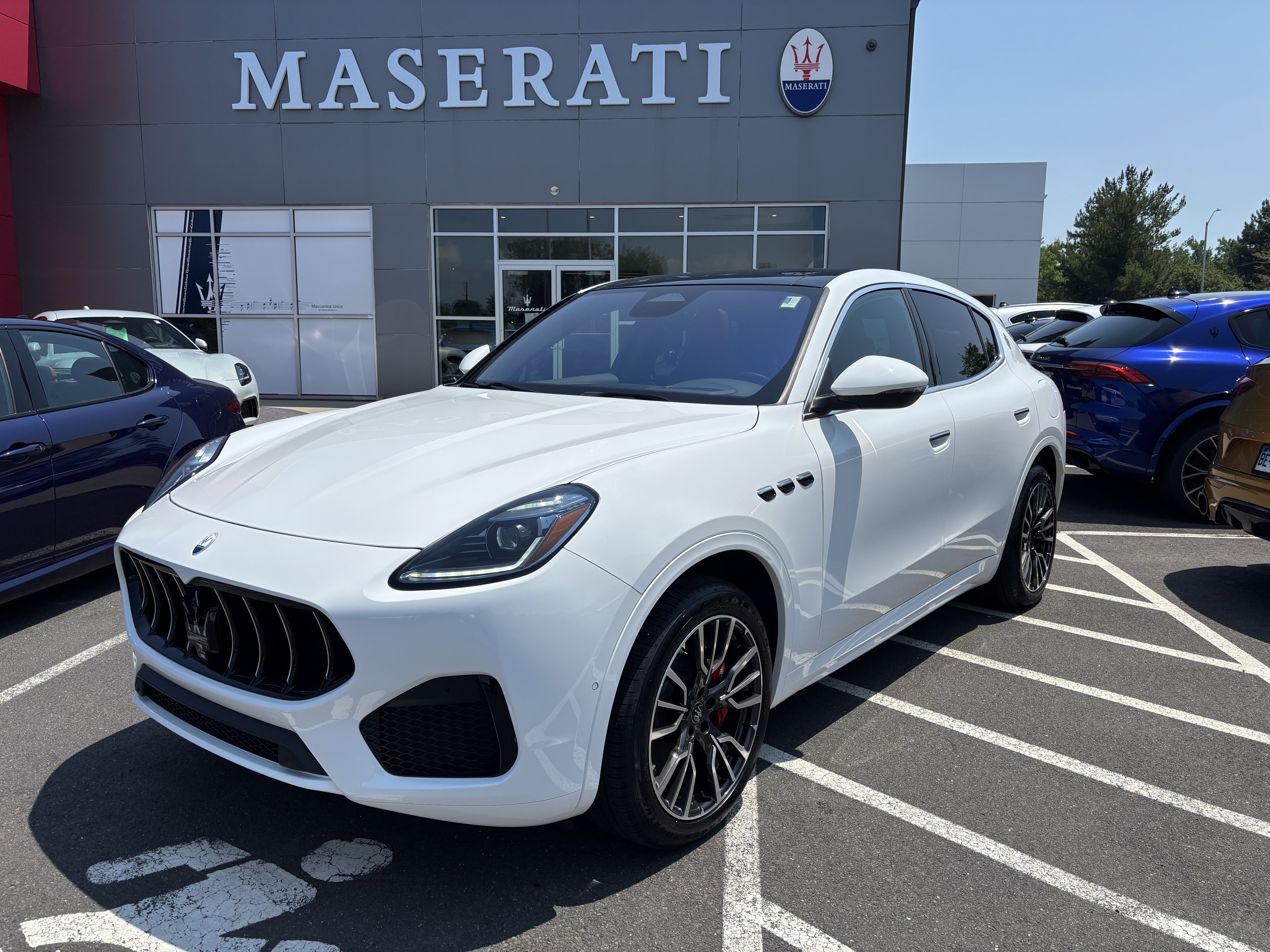 Used 2025 Maserati Grecale Folgore AWD/4WD image 1