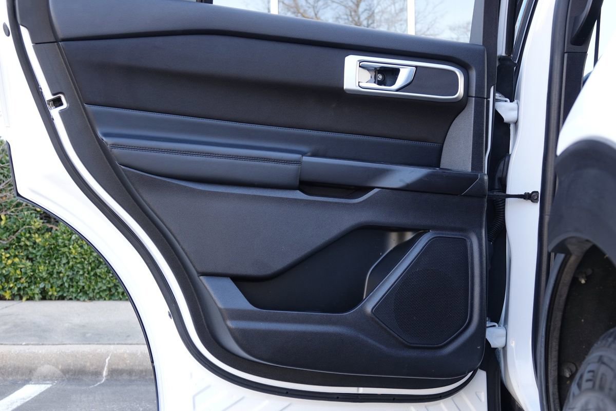 Used 2020 Ford Explorer XLT image 37