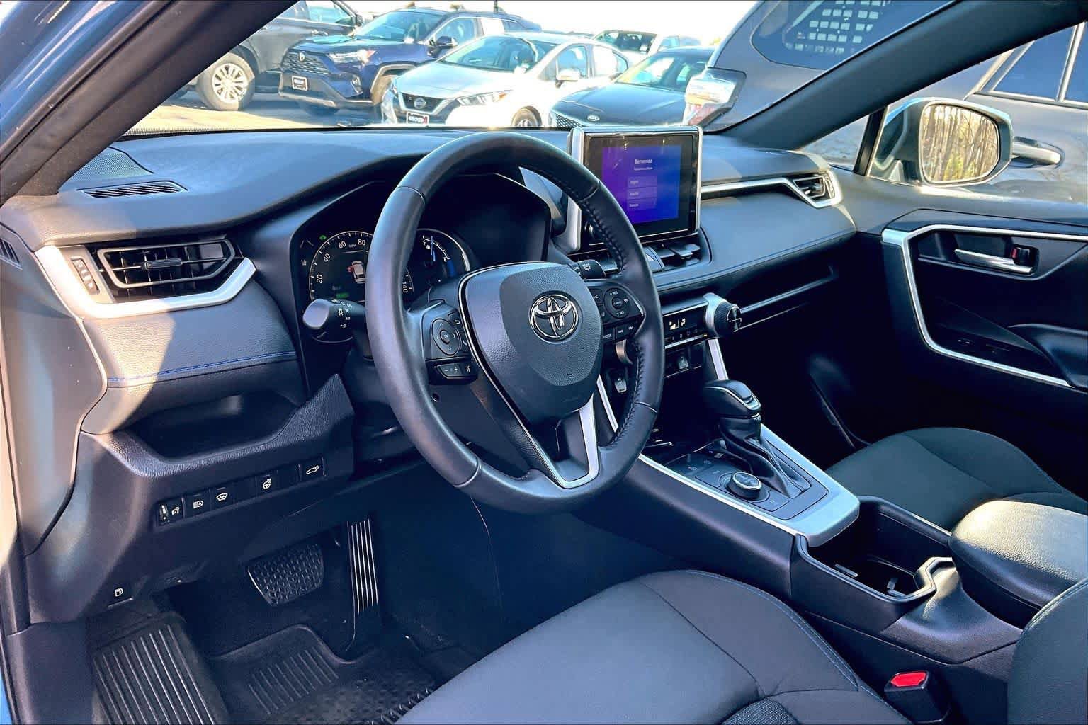 Certified 2024 Toyota RAV4 SE w/ Convenience Package AWD/4WD image 17