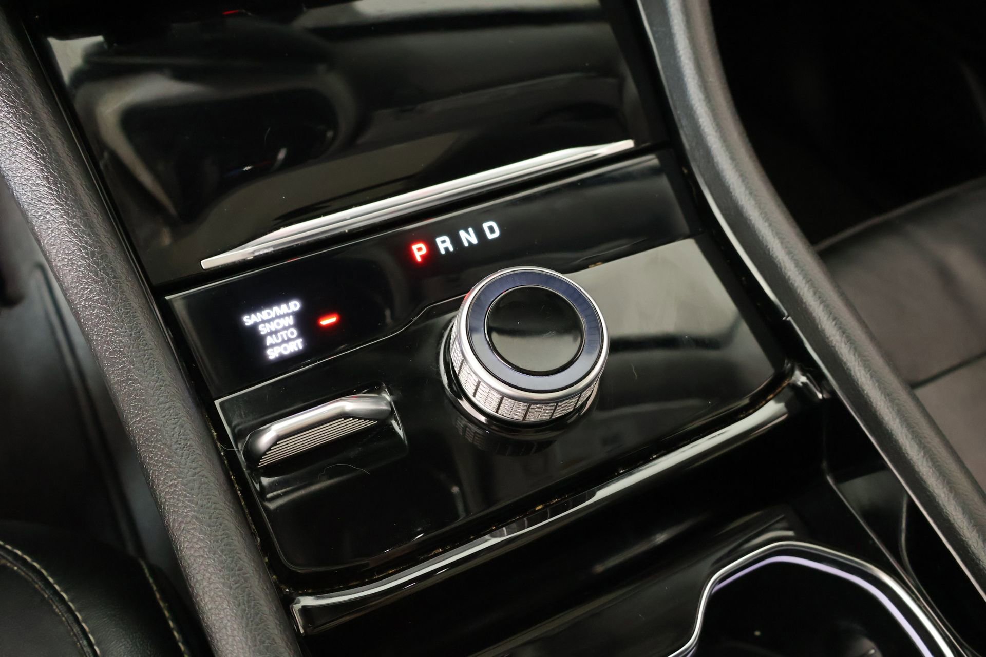 Used 2023 Jeep Grand Cherokee Limited w/ Black Appearance Package AWD/4WD image 9