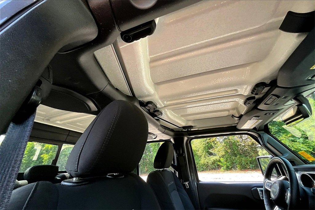 Used 2021 Jeep Gladiator Overland image 25