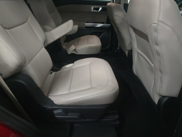 Used 2023 Ford Explorer XLT w/ Equipment Group 202A image 7