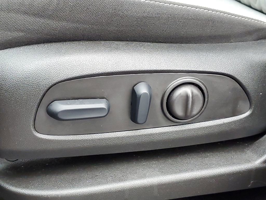 Used 2024 Chevrolet Equinox LT image 6