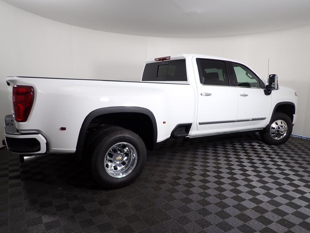 New 2026 Chevrolet Silverado 3500 High Country AWD/4WD image 18