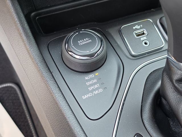 Used 2021 Jeep Cherokee Latitude Lux 80th Anniv w/ Quick Order Package 26U 80TH AWD/4WD image 31