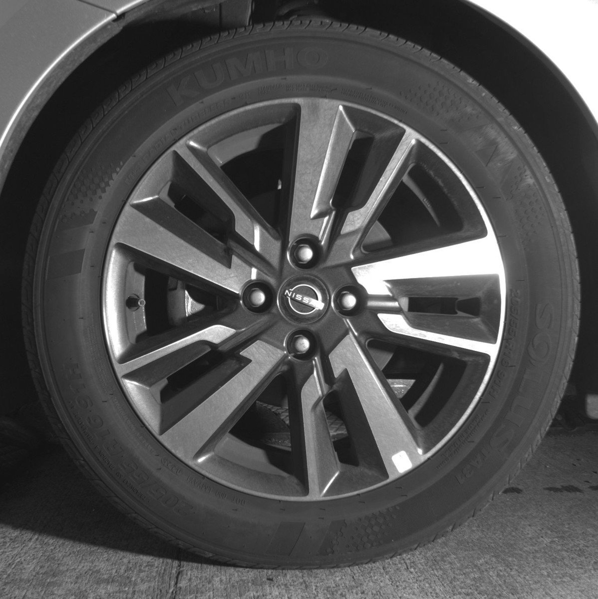 Used 2025 Nissan Versa SV image 12