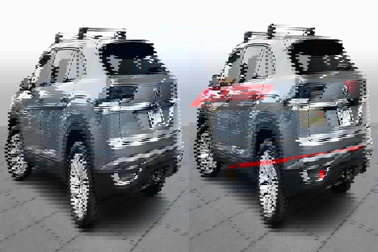 Used 2023 Volkswagen Atlas Cross Sport SE w/ Panoramic Sunroof Package image 11