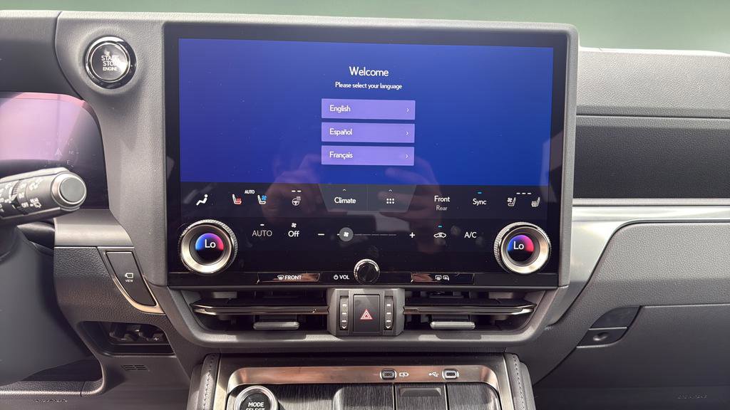 Used 2025 Lexus GX 550 w/ Accessory Package (2T) AWD/4WD image 29