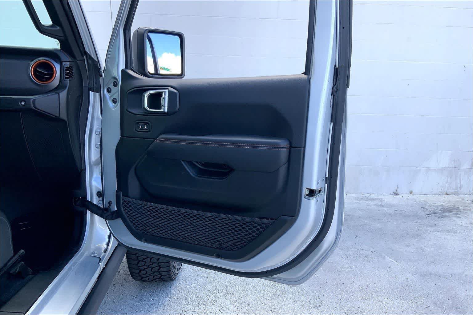 Used 2022 Jeep Gladiator Mojave w/ Cold Weather Group AWD/4WD image 28