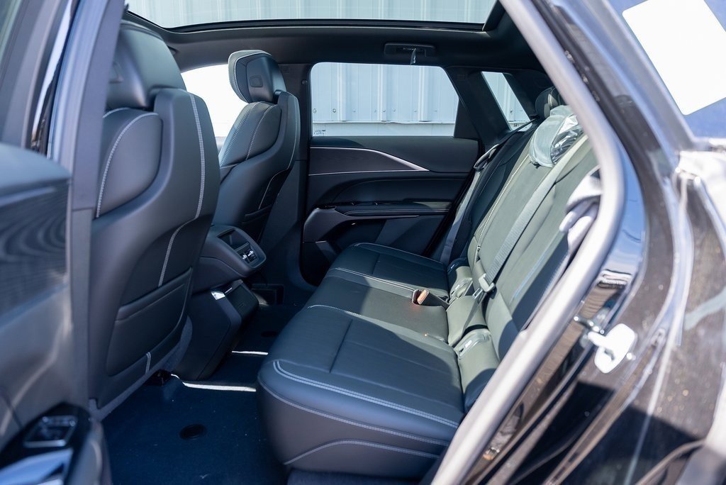 New 2025 Cadillac Lyriq Luxury image 22