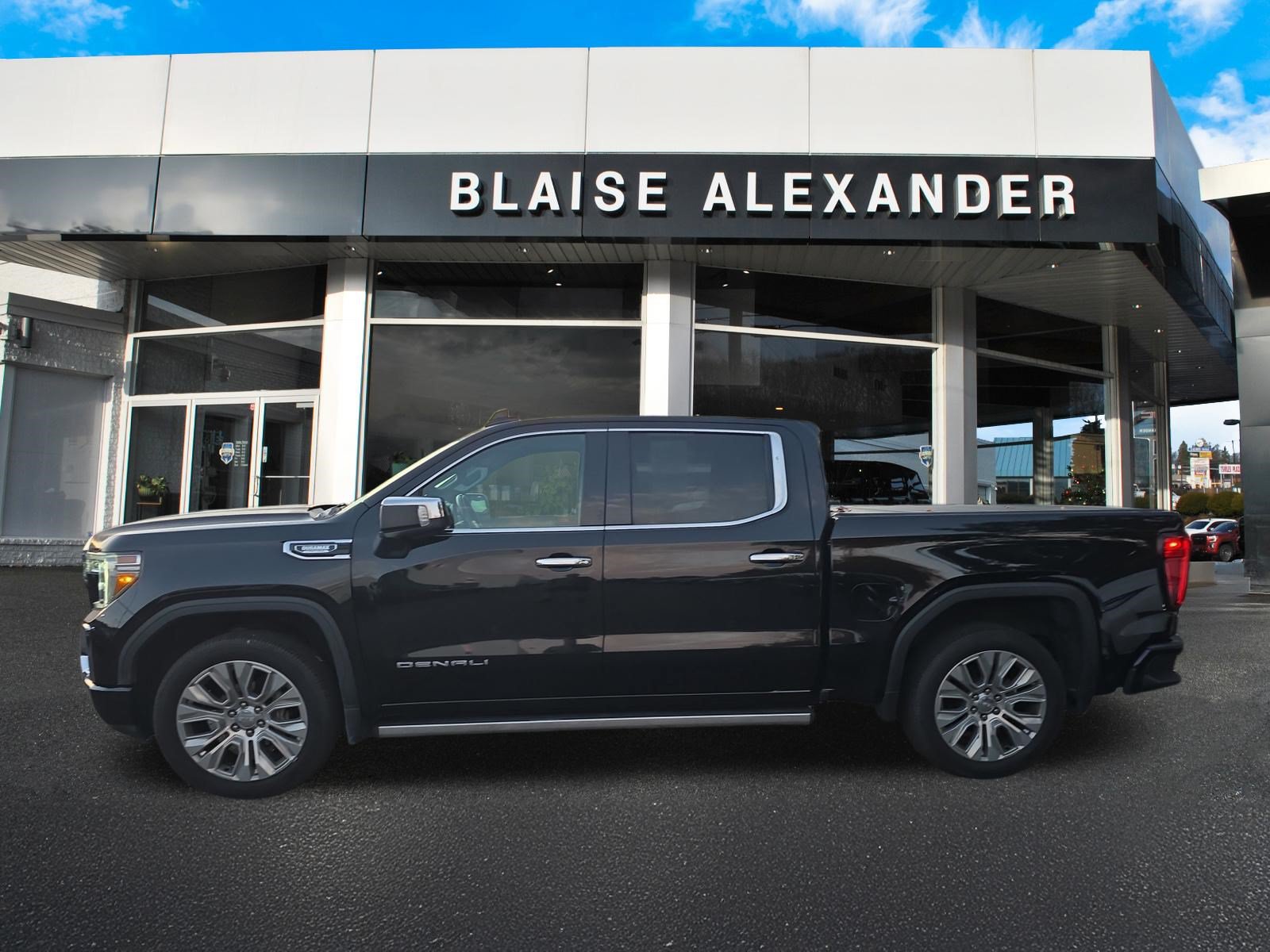Used 2021 GMC Sierra 1500 Denali w/ Denali Ultimate Package AWD/4WD image 8
