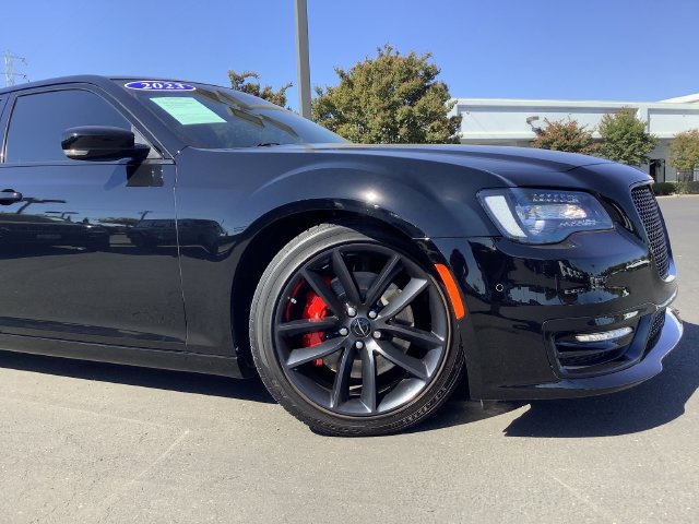 Used 2023 Chrysler 300 C RWD image 3