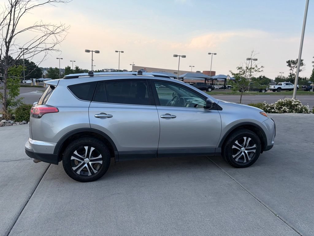 Used 2016 Toyota RAV4 LE AWD/4WD image 8