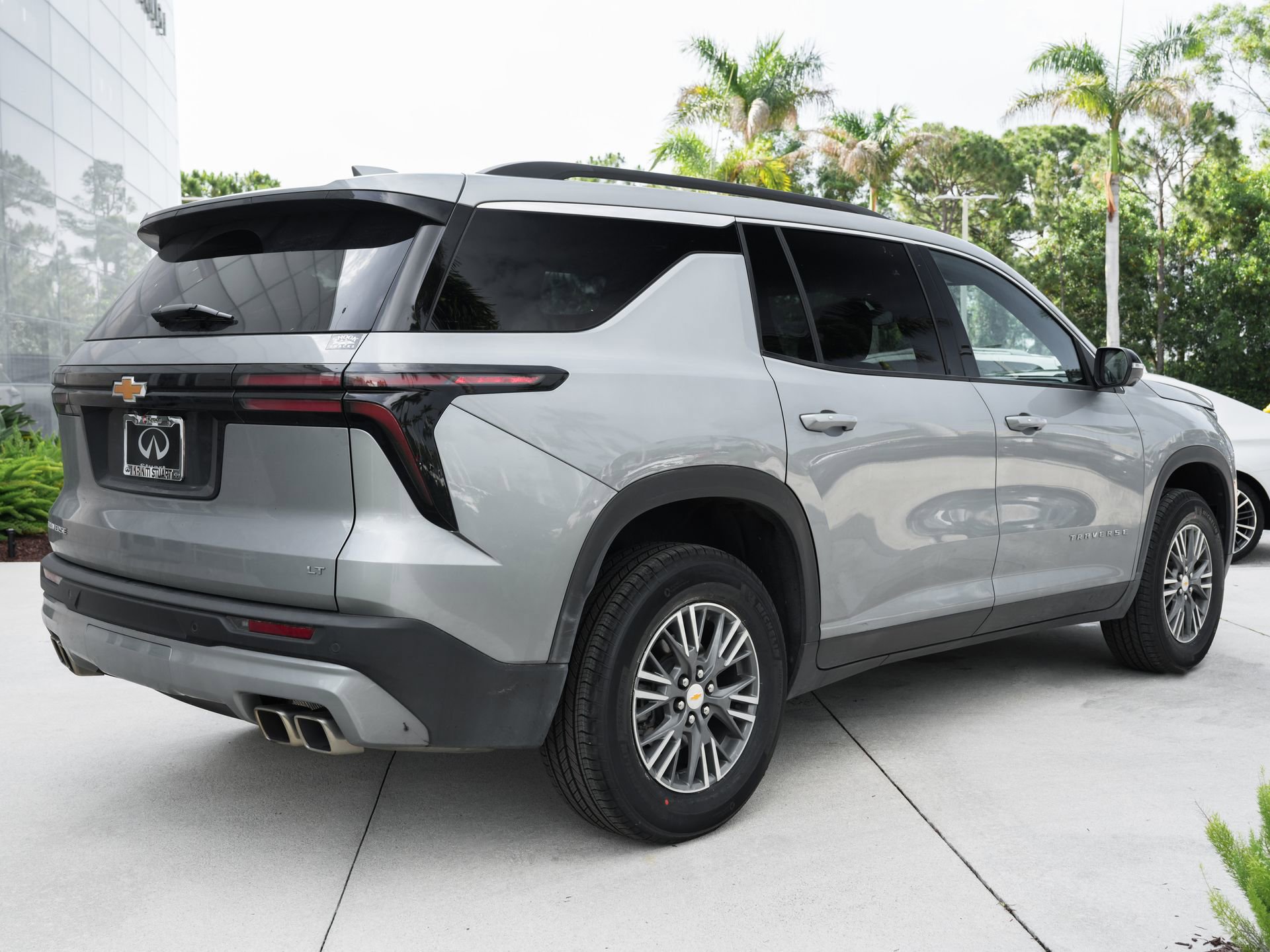 Used 2024 Chevrolet Traverse LT FWD image 10